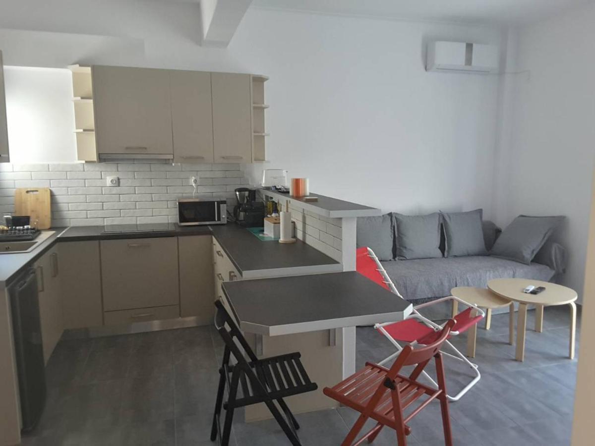 Seaview Apartment In Theheart Of Loutraki 외부 사진